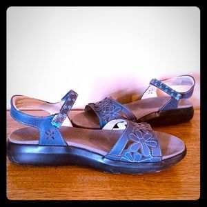 Jambu Wildflower Blue Sandals